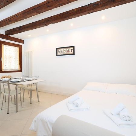 Bricola Biennale Apartments เวนิส ภายนอก รูปภาพ